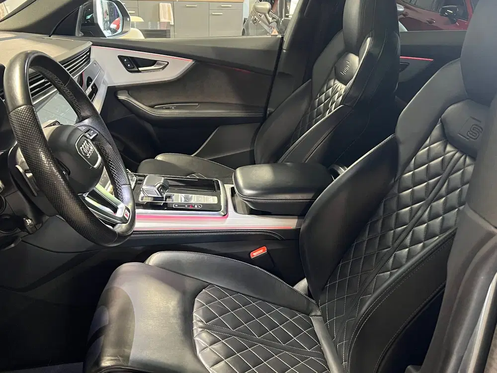 Audi Q8 55 TFSI e quattro Pro Line S uit 2021, foto 5