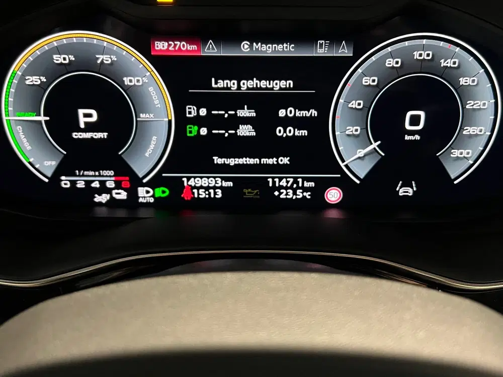 Audi Q8 55 TFSI e quattro Pro Line S uit 2021, foto 6