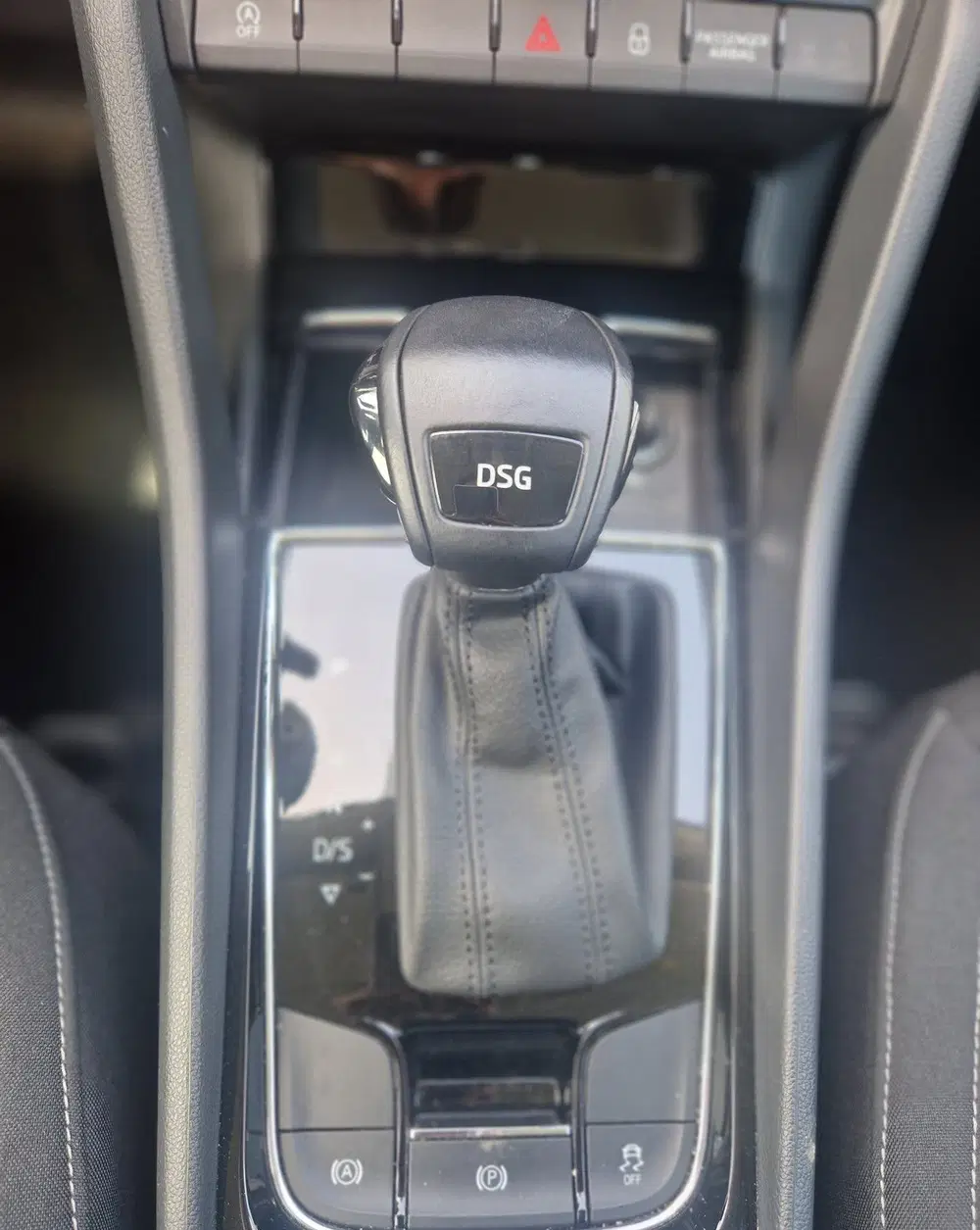 Skoda Karoq 1.5 TSI AUTOMAAT uit 2021, foto 11