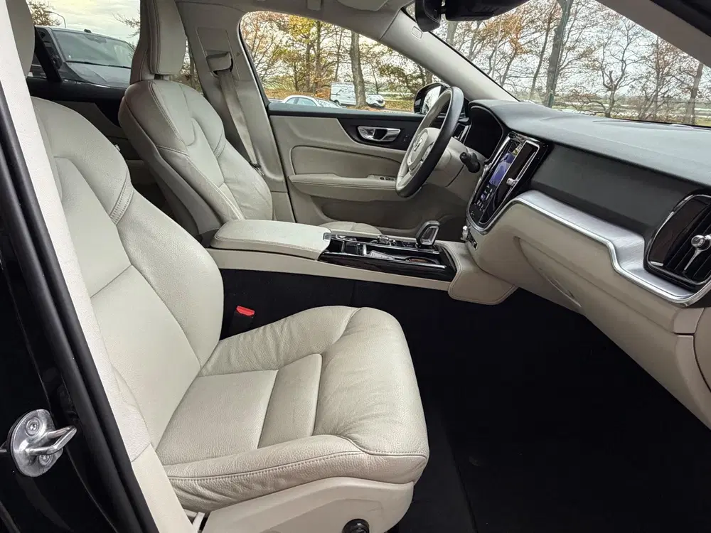 Volvo V60 2.0 T6 Recharge AWD Inscription Long Range uit 2022, foto 15