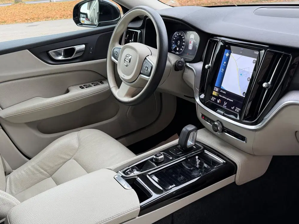 Volvo V60 2.0 T6 Recharge AWD Inscription Long Range uit 2022, foto 18