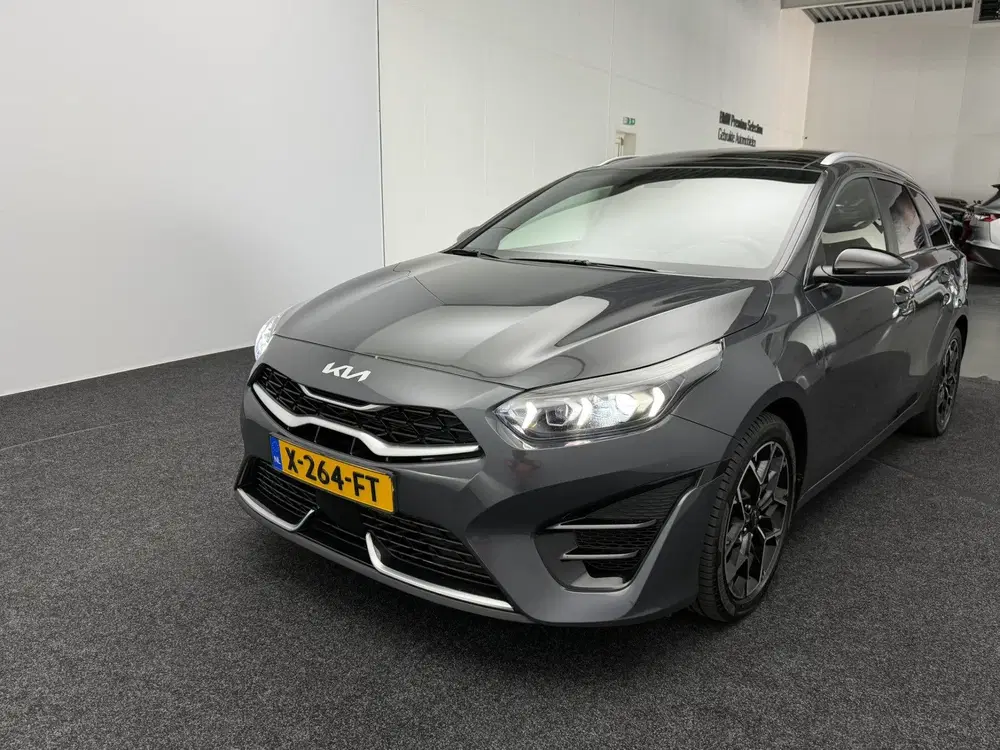 Kia Ceed 1.5 T-GDi GT-Line uit 2023, foto 2