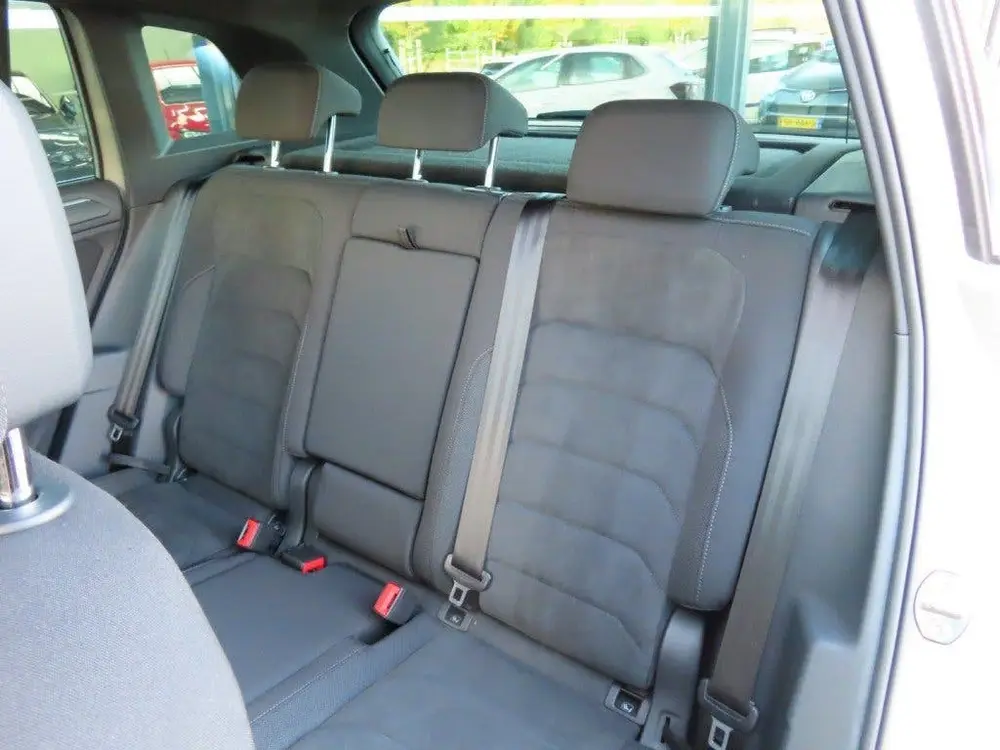 Volkswagen TIGUAN 1.5 TSI DSG R-Line Panorama Ecc Acc Navi 2 uit 2020, foto 16