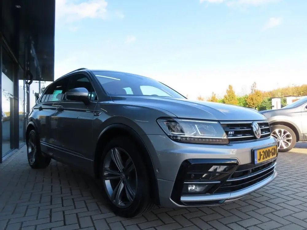 Volkswagen TIGUAN 1.5 TSI DSG R-Line Panorama Ecc Acc Navi 2 uit 2020, foto 3