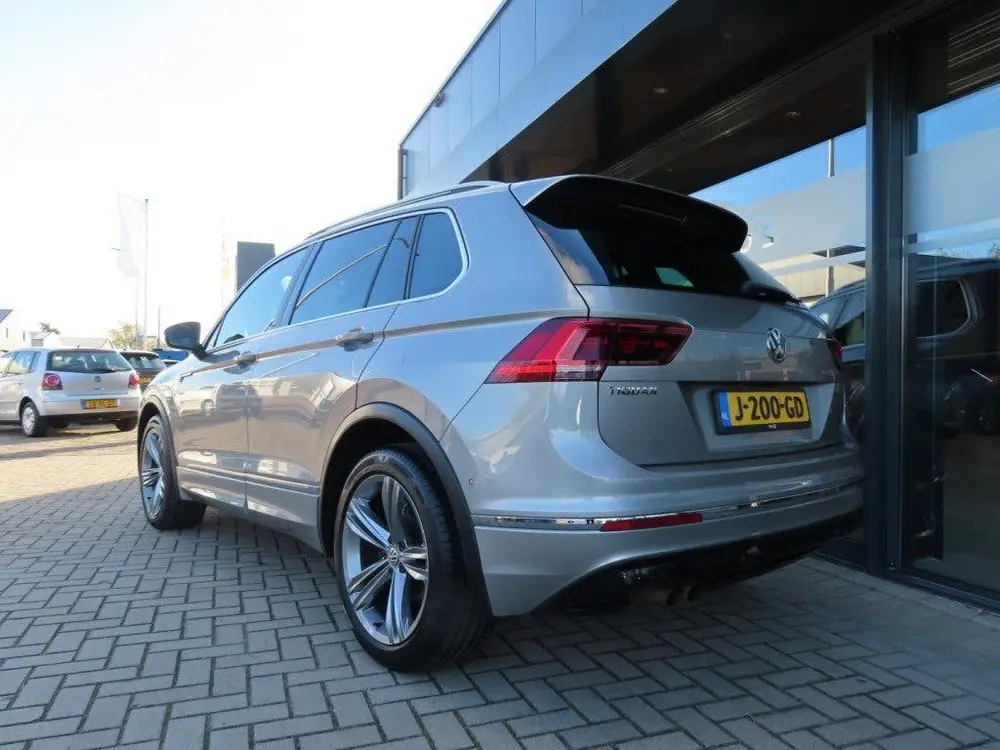 Volkswagen TIGUAN 1.5 TSI DSG R-Line Panorama Ecc Acc Navi 2 uit 2020, foto 6