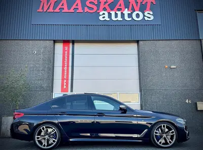 BMW 5-serie M550i 530pk xDrive uit 2020