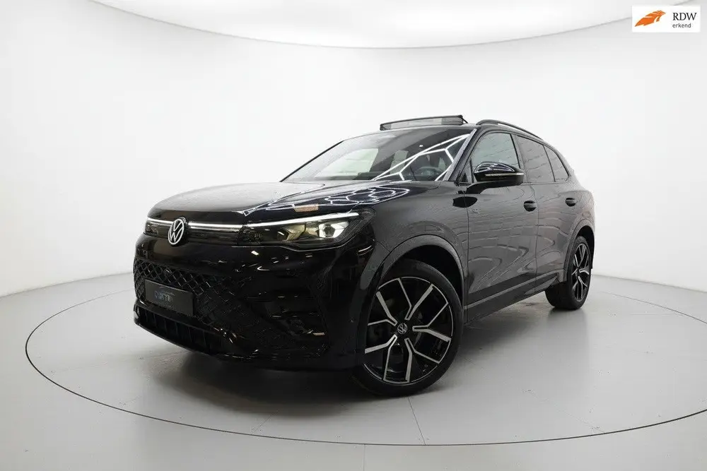 Volkswagen Tiguan 1.5 eTSI 3x R Line PANO IQ HEAD UP H&K 360 uit 2024