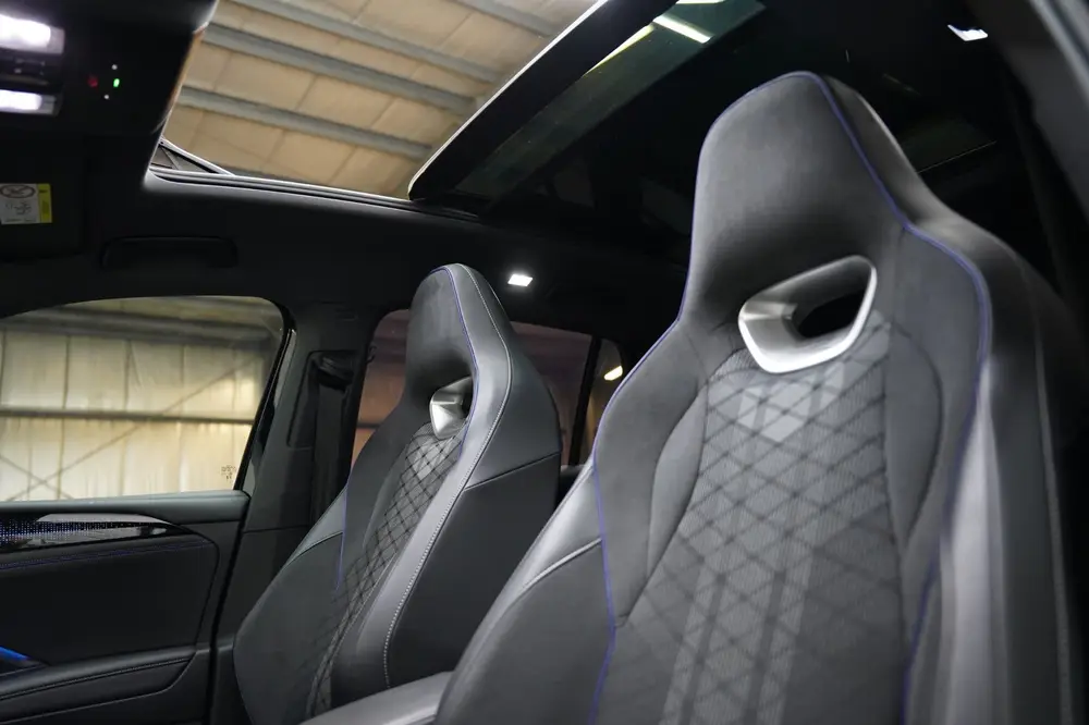 Volkswagen Tiguan 1.5 eTSI 3x R Line PANO IQ HEAD UP H&K 360 uit 2024, foto 15
