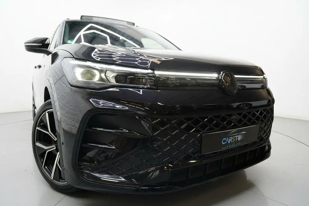 Volkswagen Tiguan 1.5 eTSI 3x R Line PANO IQ HEAD UP H&K 360 uit 2024, foto 9