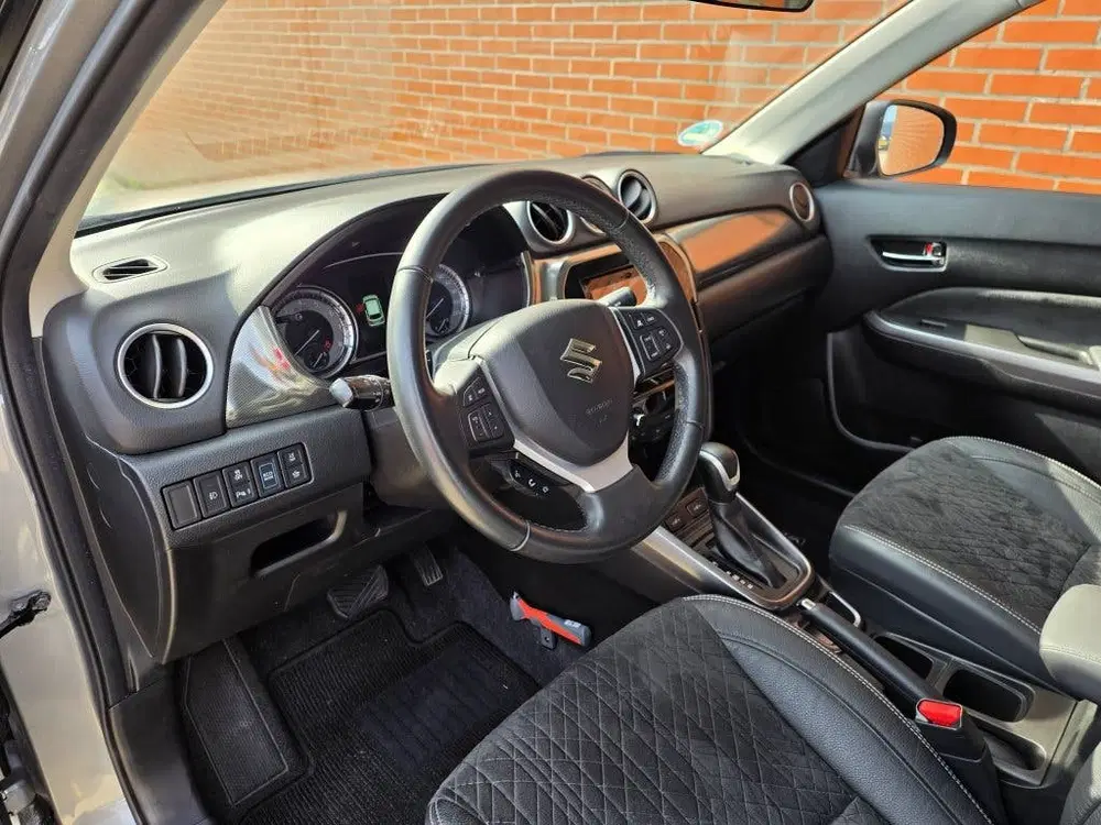 Suzuki Vitara 1.5 Hybrid Style Automaat Navigatie Clima uit 2023, foto 5