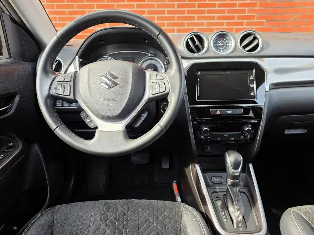 Suzuki Vitara 1.5 Hybrid Style Automaat Navigatie Clima uit 2023, foto 8