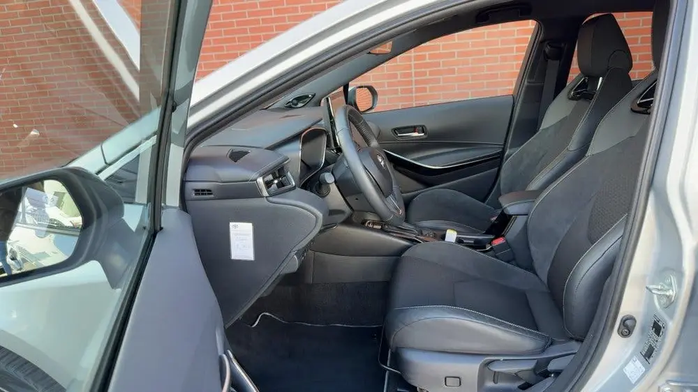 Toyota Corolla Hybrid 140 Executive 1e eigenaar Sportstoe uit 2023, foto 3