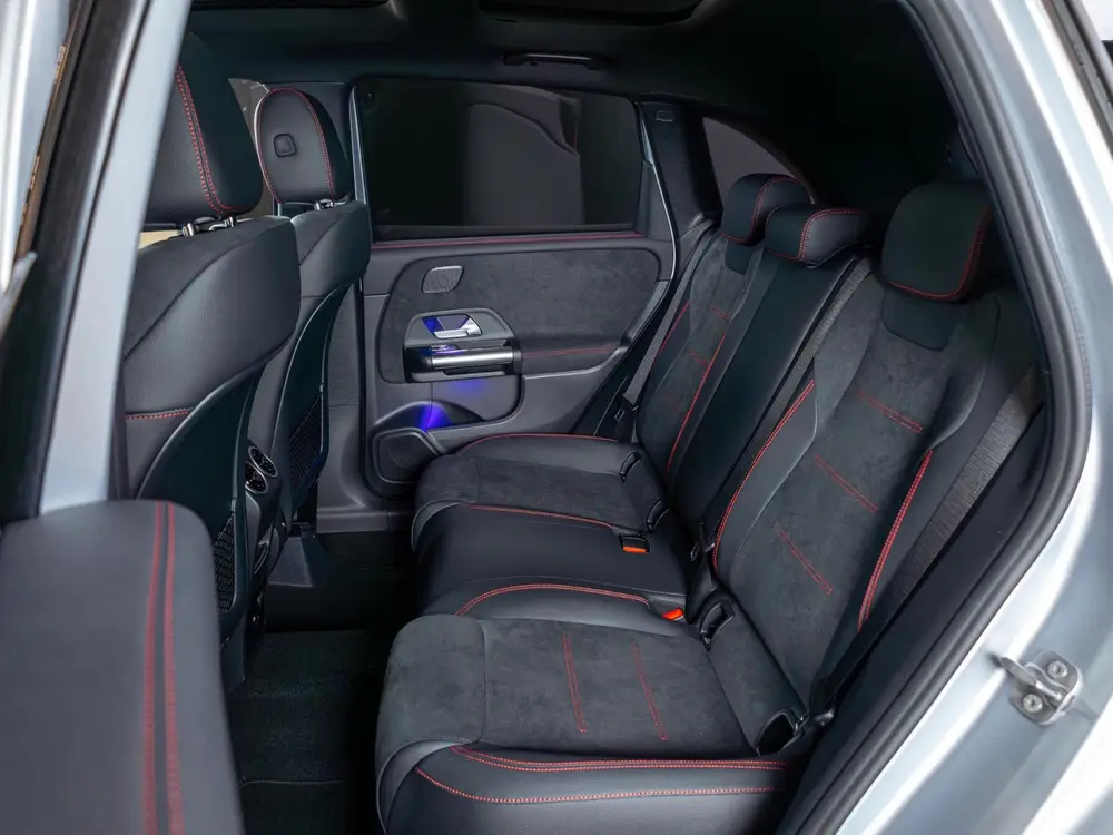 Mercedes-Benz B-Klasse 250 e Business Solution AMG Premium P uit 2026, foto 8