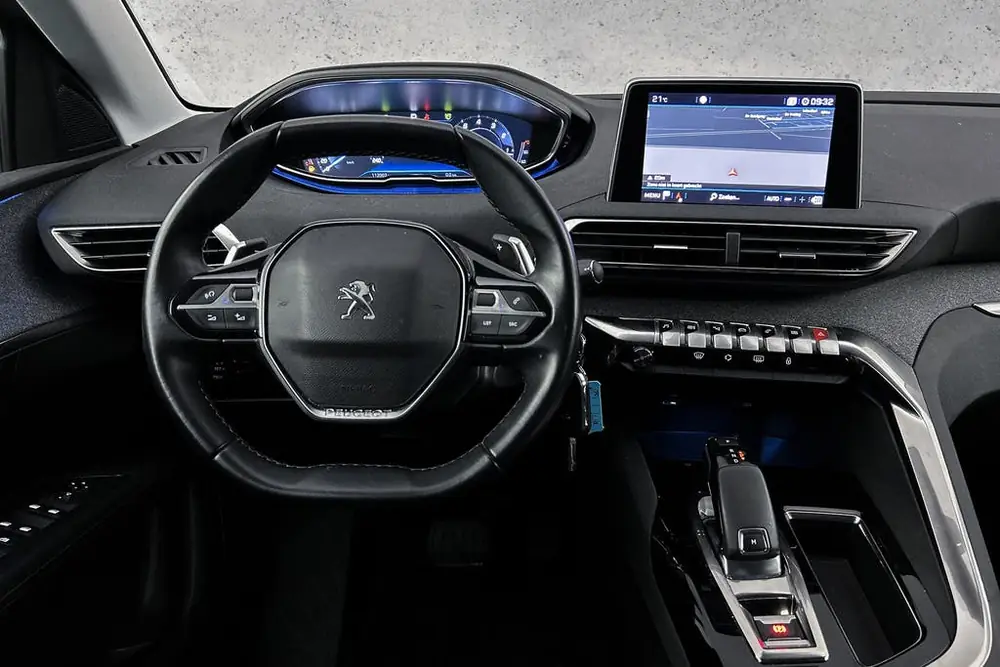Peugeot 3008 1.2 PureTech | Half lederen bekleding | Navigat uit 2020, foto 2