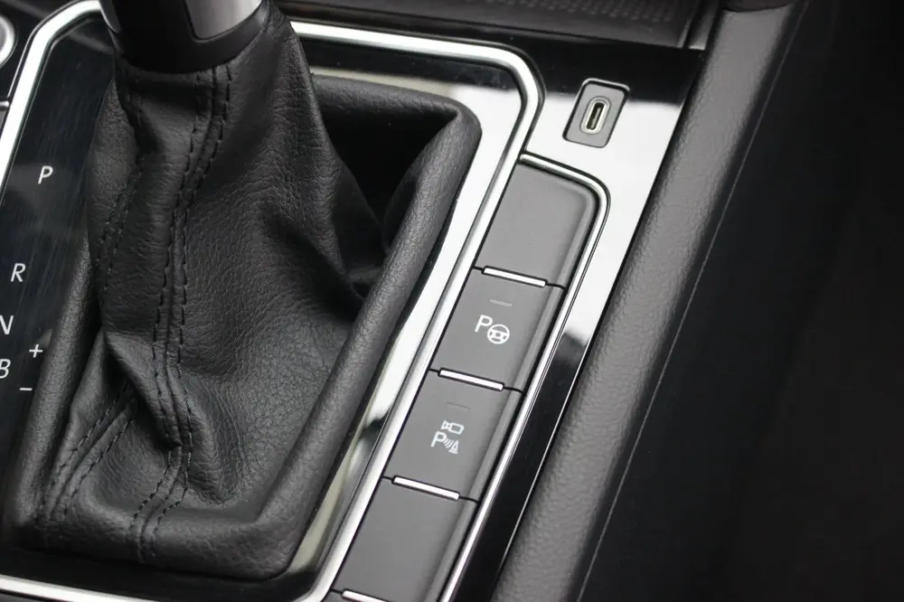 Volkswagen Passat Variant 1.4 TSI GTE Business | Trekhaak | uit 2022, foto 19