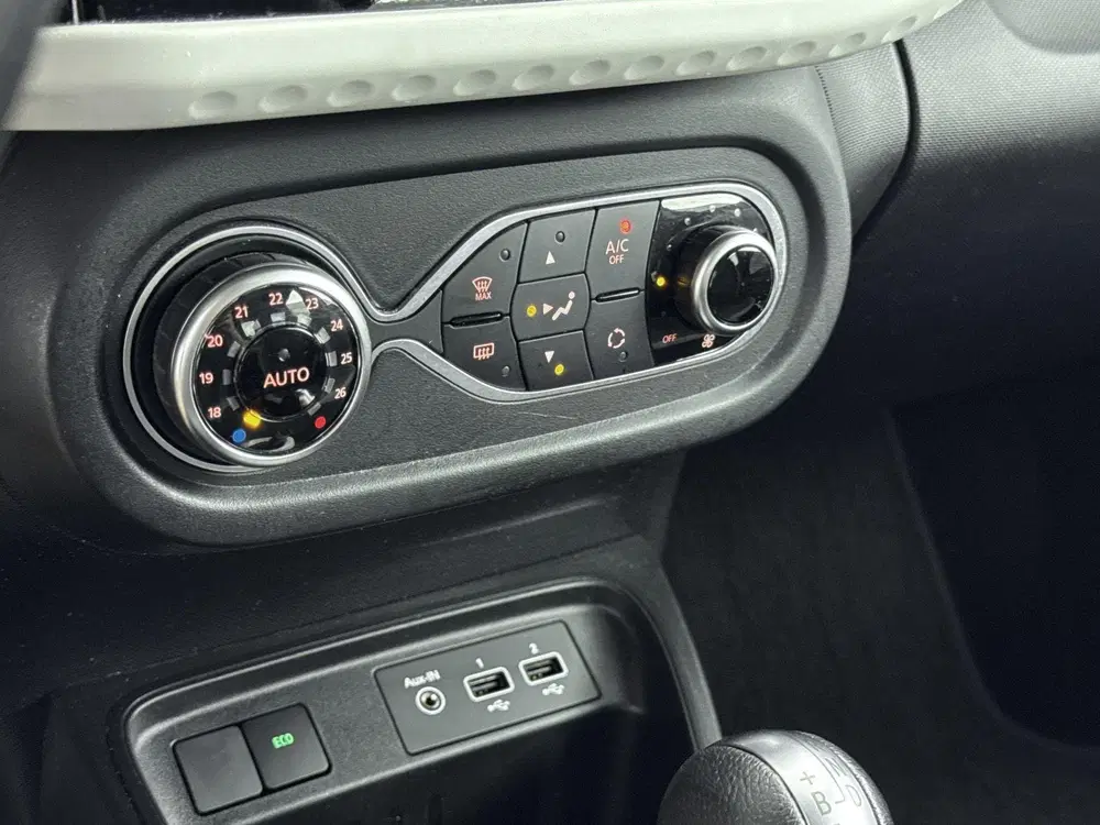 Renault Twingo R80 Life 82PK uit 2022, foto 18