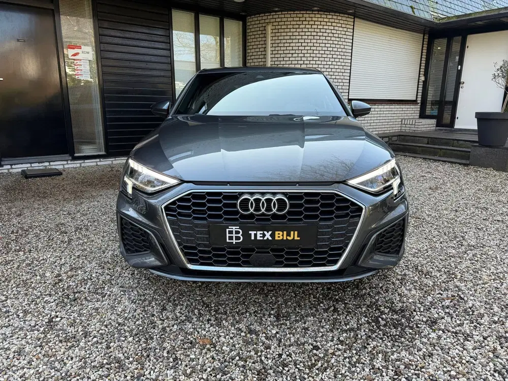 Audi A3 40 TFSI e S-Line uit 2021, foto 2