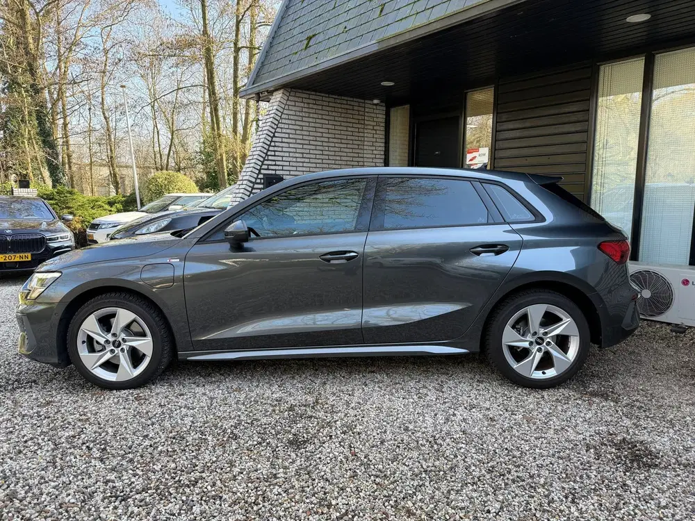 Audi A3 40 TFSI e S-Line uit 2021, foto 8
