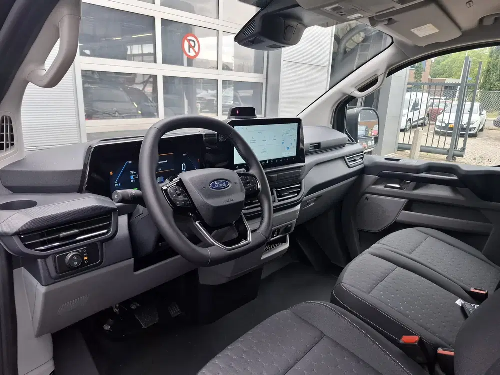 Ford Transit 340 L2H1 Limited 71 kWh uit 2026, foto 10