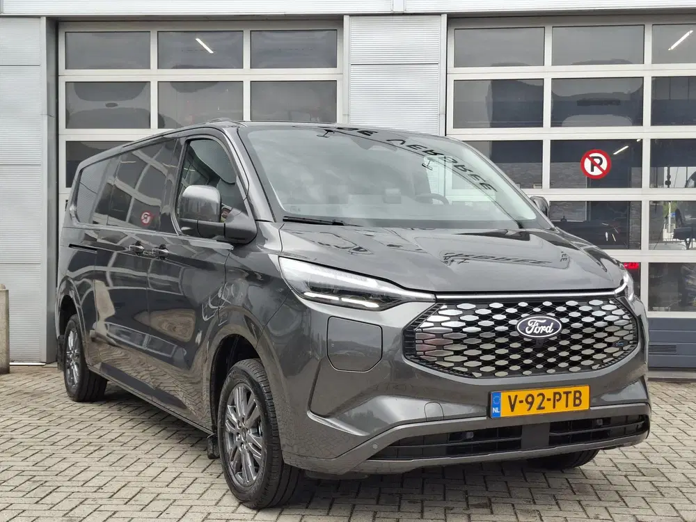 Ford Transit 340 L2H1 Limited 71 kWh uit 2026, foto 18