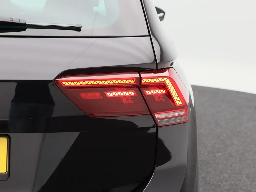 Volkswagen Tiguan 1.5 TSi 150 Pk Automaat R-Line | Stoelverw uit 2020, foto 13