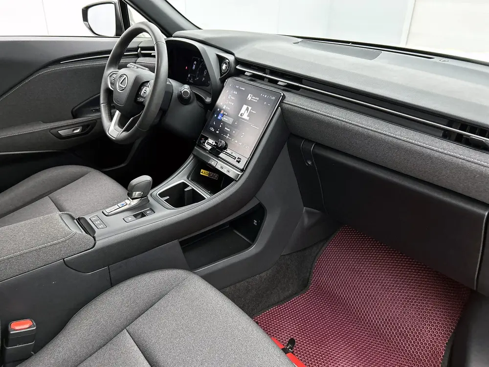 Lexus LBX 2WD uit 2025, foto 6
