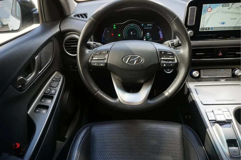 Hyundai Kona EV Premium 64 kWh | SOH 99.2% | Trekhaak | Leer uit 2019, foto 10