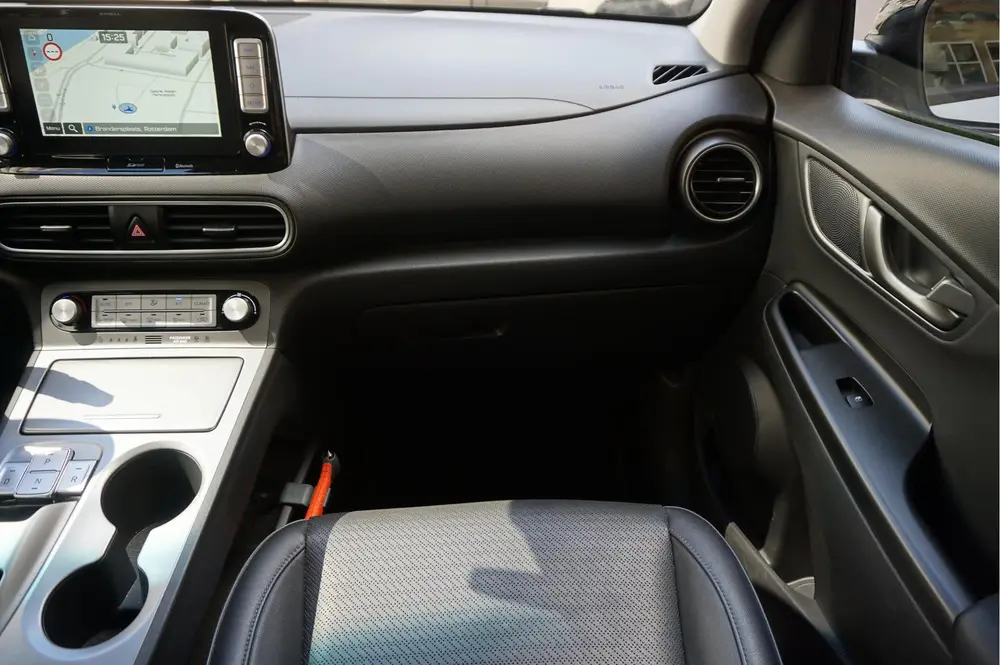 Hyundai Kona EV Premium 64 kWh | SOH 99.2% | Trekhaak | Leer uit 2019, foto 12