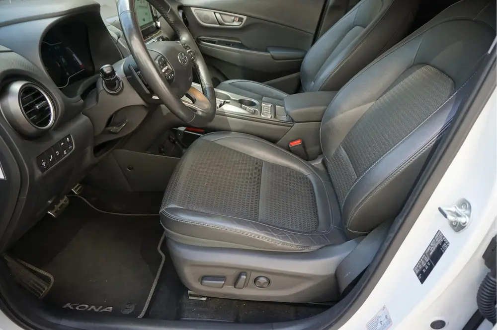 Hyundai Kona EV Premium 64 kWh | SOH 99.2% | Trekhaak | Leer uit 2019, foto 19
