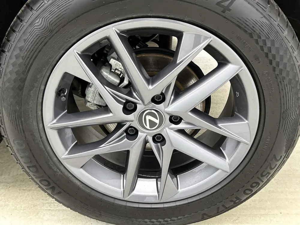 Lexus LBX 2WD uit 2024, foto 20