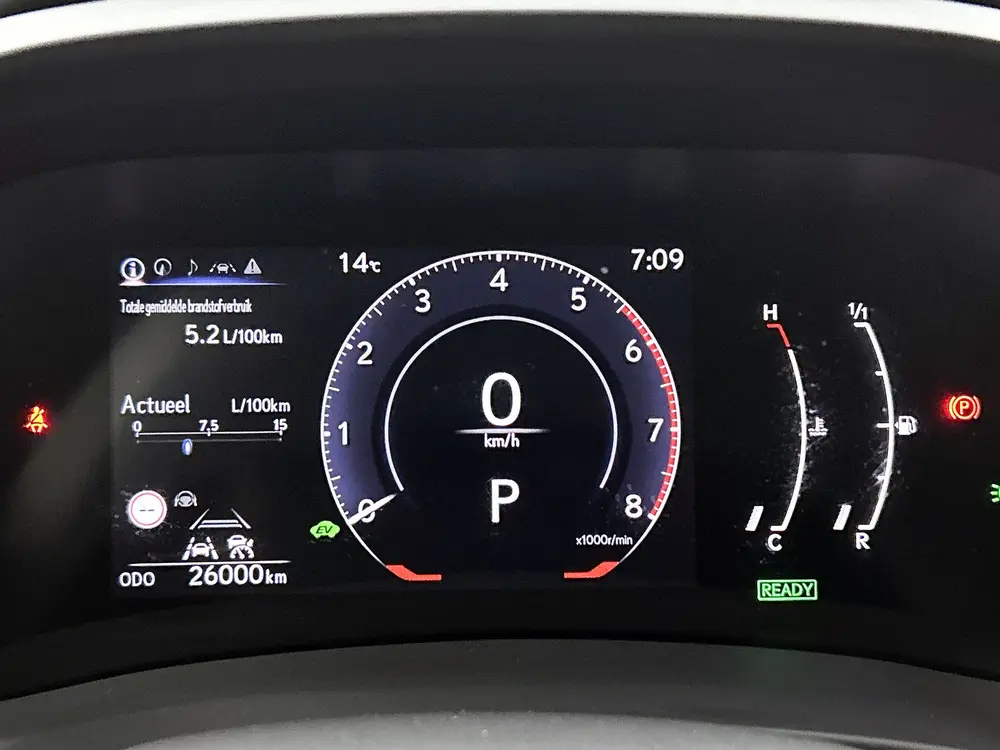 Lexus LBX 2WD uit 2024, foto 5