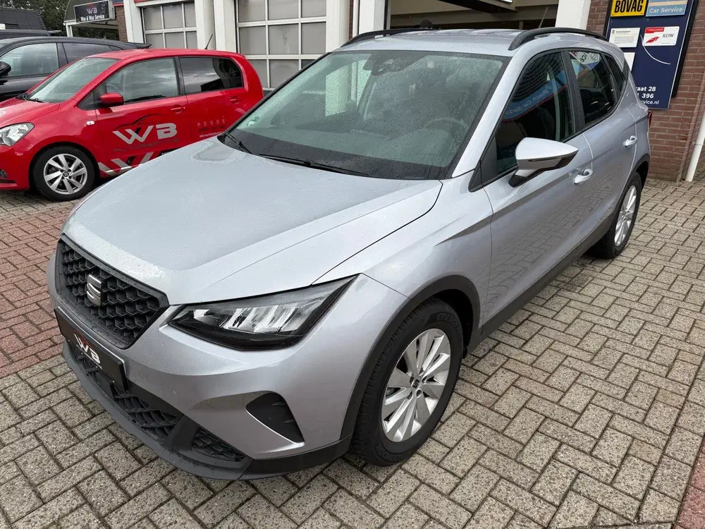 SEAT Arona 1.0 TSI Style Parkeers I Carplay I 4Season uit 2023, foto 2