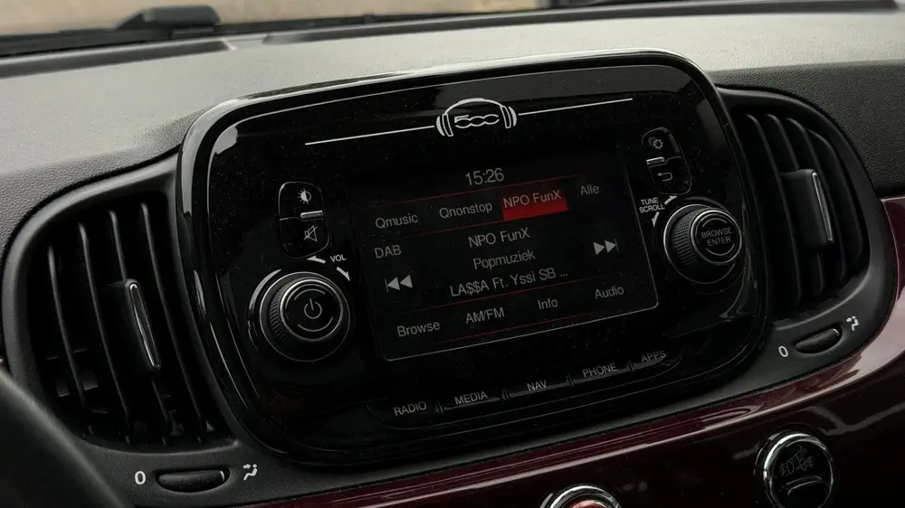 Fiat 500 0.9 TwinAir Turbo Collezione, Panoramadak, Cruise uit 2019, foto 13