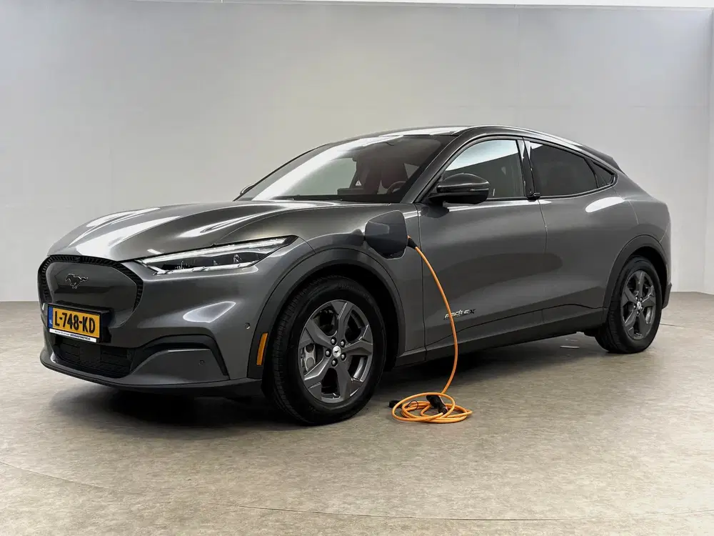 Ford Mustang Mach-E Extended RWD 98 kWh uit 2021, foto 3
