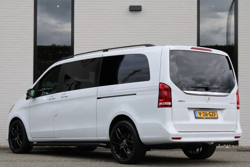 Mercedes-Benz V-Klasse 300d uit 2024, foto 10