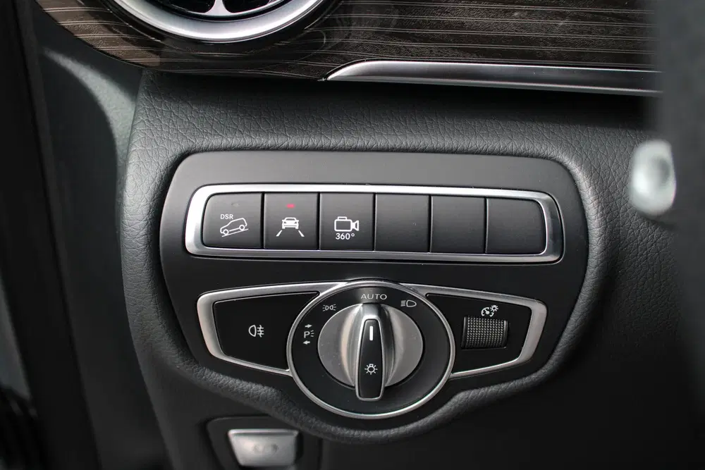 Mercedes-Benz V-Klasse 300d uit 2024, foto 11