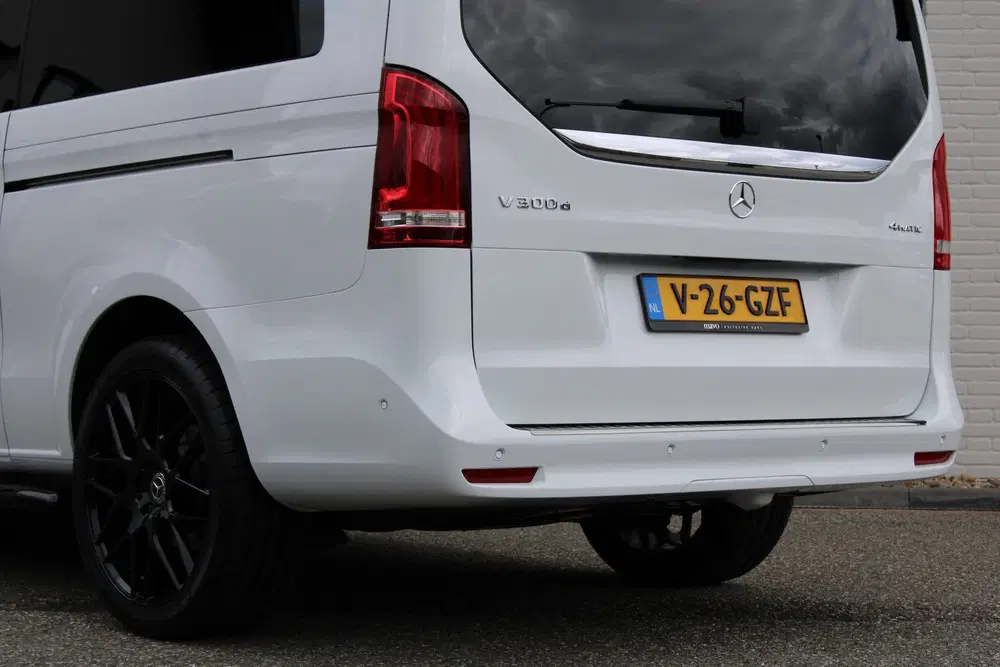Mercedes-Benz V-Klasse 300d uit 2024, foto 17