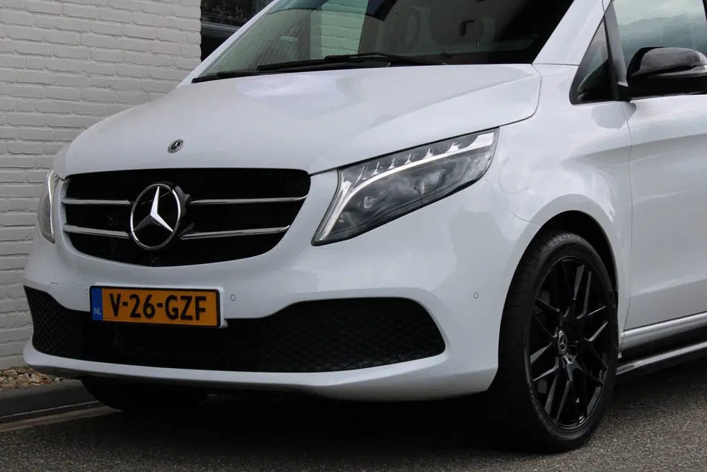 Mercedes-Benz V-Klasse 300d uit 2024, foto 18