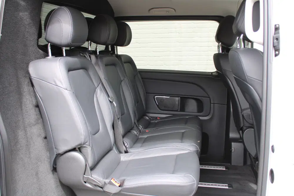 Mercedes-Benz V-Klasse 300d uit 2024, foto 4