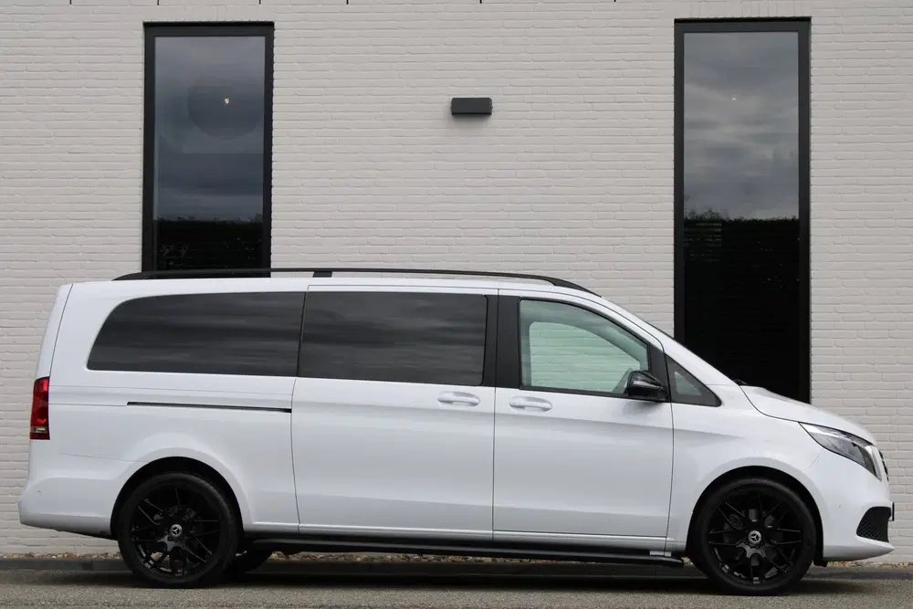 Mercedes-Benz V-Klasse 300d uit 2024, foto 5