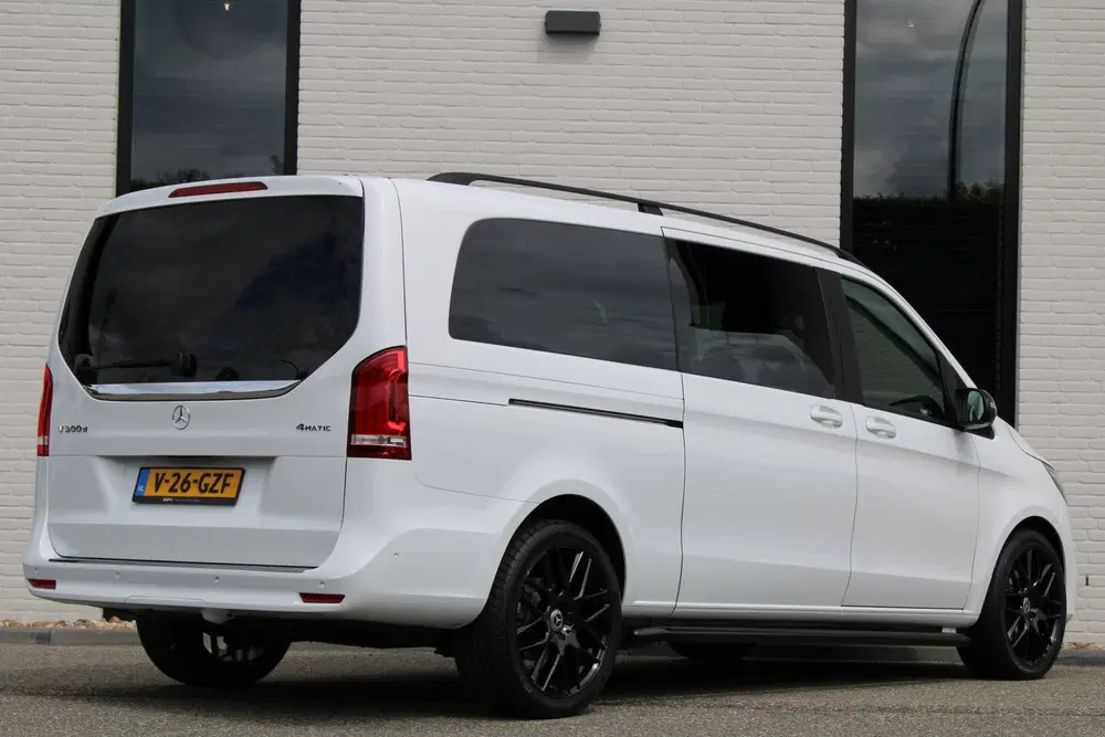 Mercedes-Benz V-Klasse 300d uit 2024, foto 9