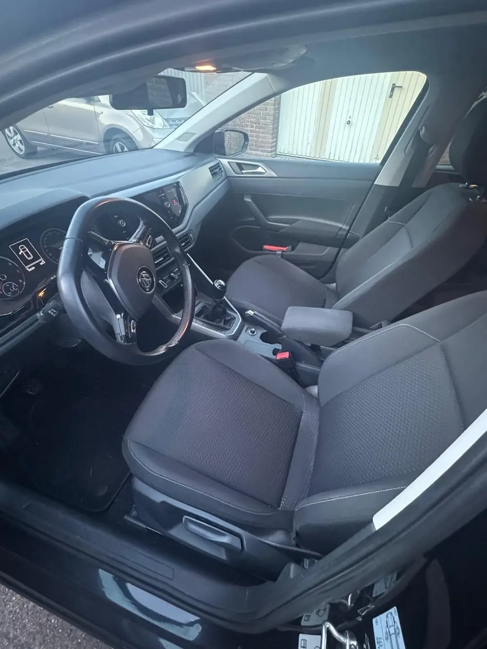 Volkswagen Polo 1.0 TSI 95pk 2019 Zwart uit 2019, foto 16