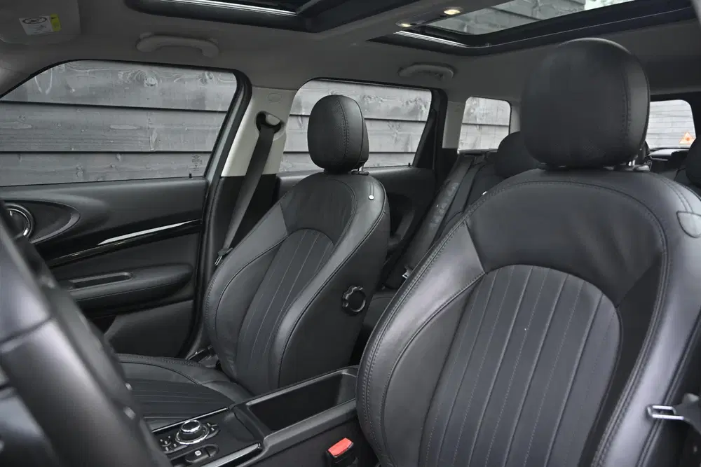 Mini Clubman 1.5 Cooper Business Edition uit 2022, foto 14