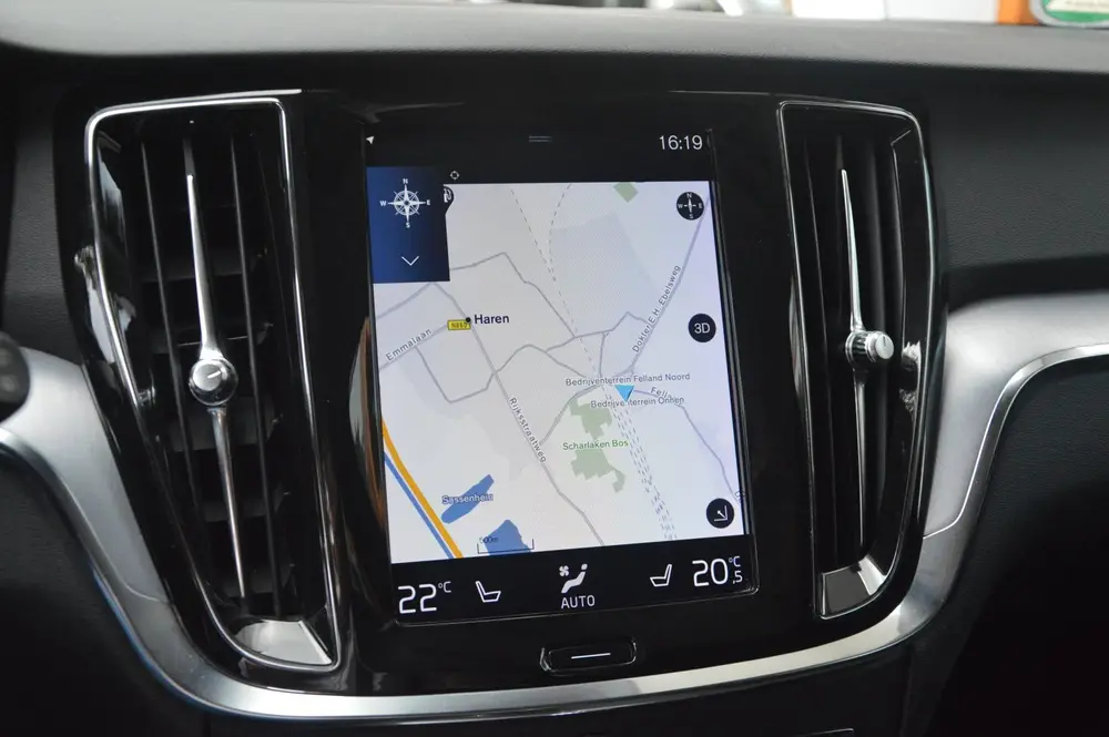 Volvo V60 T5 | Trekhaak 1800kg | Stoel + Stuur Verwarmd | Ap uit 2019, foto 7
