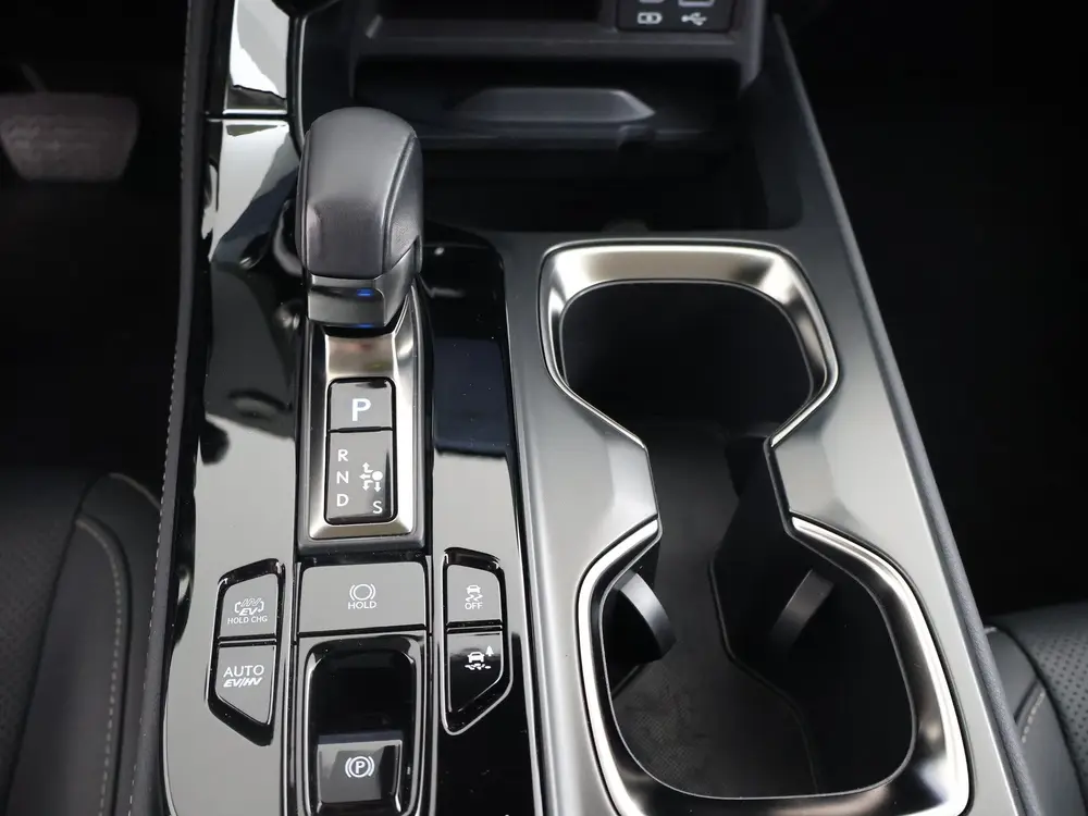 Lexus NX 450h+ AWD Launch Edition uit 2022, foto 18