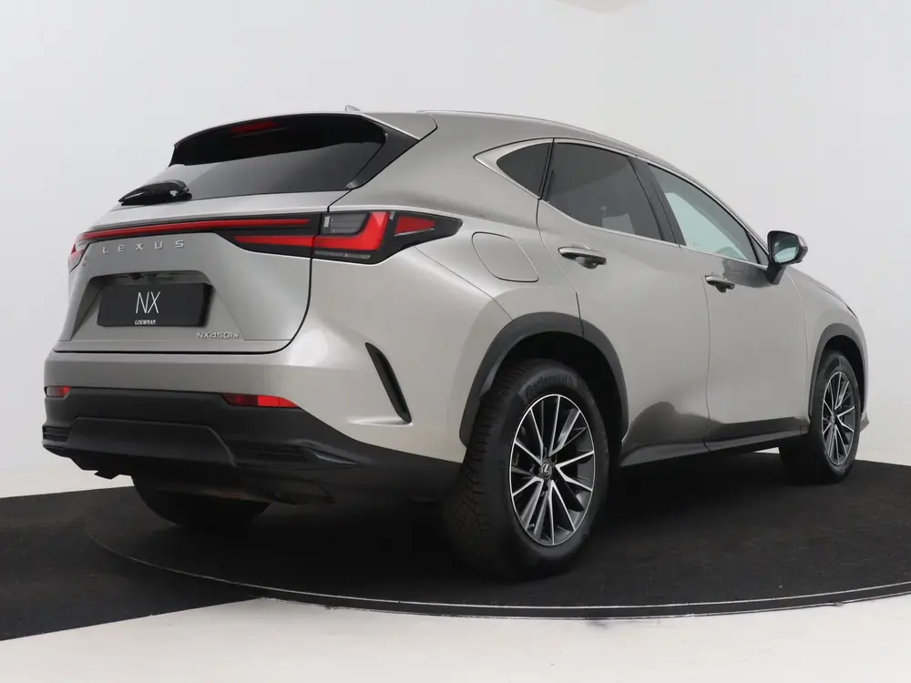 Lexus NX 450h+ AWD Launch Edition uit 2022, foto 2