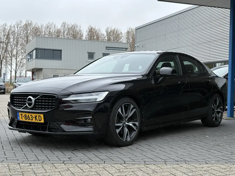 Volvo S60 2.0 B3 R-Design 163 PK uit 2021, foto 3