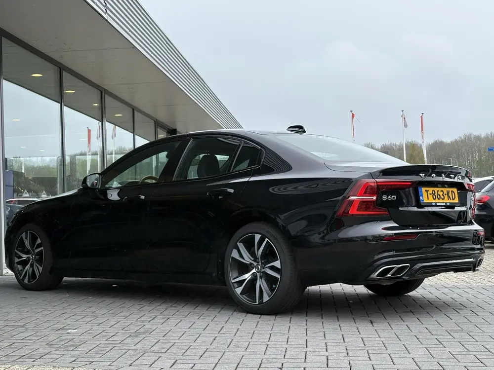 Volvo S60 2.0 B3 R-Design 163 PK uit 2021, foto 7