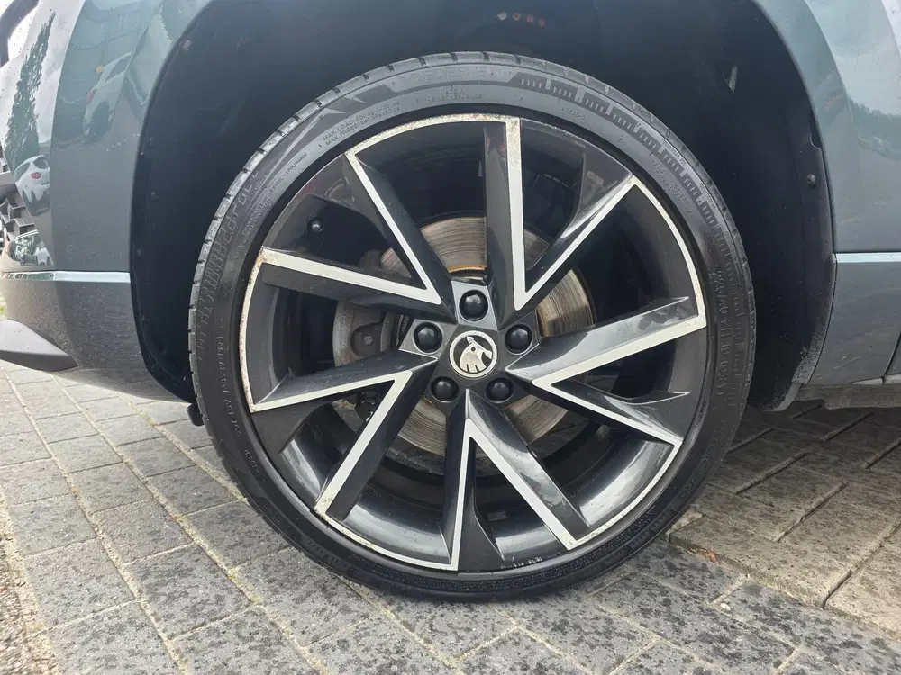 Skoda Karoq 1.5 TSI ACT Sportline Business uit 2021, foto 3