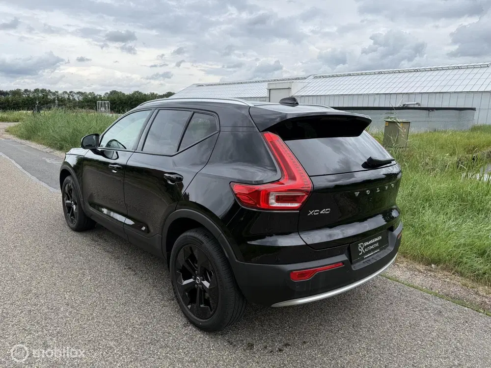 Volvo XC40 2.0 B3 Core uit 2024, foto 2